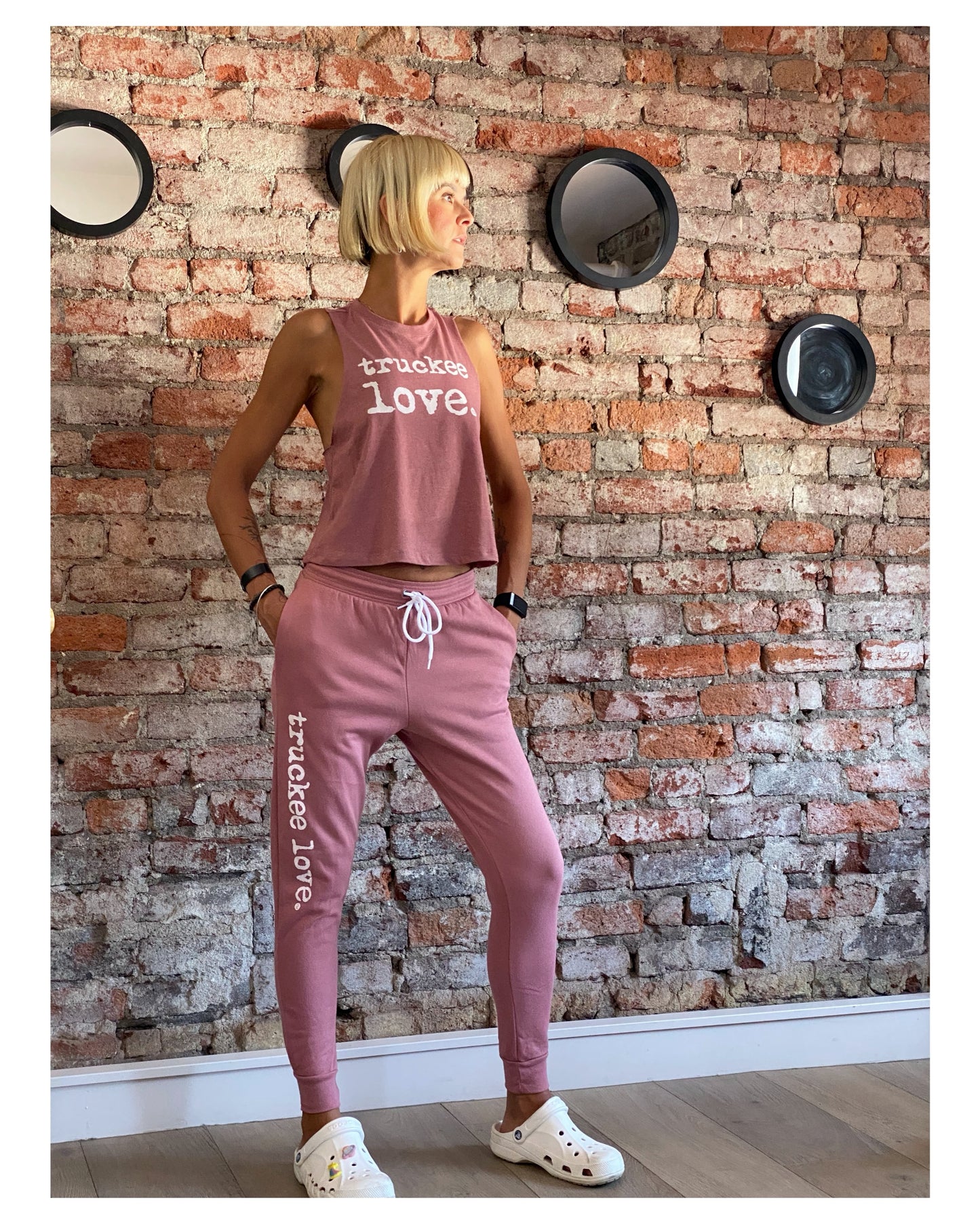 jogger-typewriter-adult